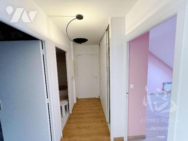 A VENDRE -  LA BAULE - HYPER CENTRE / GARE - APPARTEMENT DUPLEX T4 LUMINEUX - 
Au c?ur de vill...