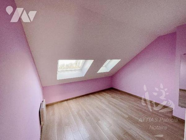 A VENDRE -  LA BAULE - HYPER CENTRE / GARE - APPARTEMENT DUPLEX T4 LUMINEUX - 
Au c?ur de vill...