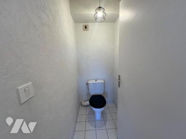 A VENDRE -  LA BAULE - HYPER CENTRE / GARE - APPARTEMENT DUPLEX T4 LUMINEUX - 
Au c?ur de vill...