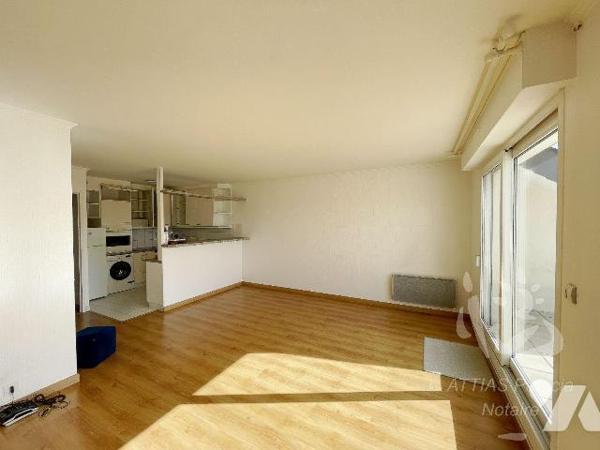 A VENDRE -  LA BAULE - HYPER CENTRE / GARE - APPARTEMENT DUPLEX T4 LUMINEUX - 
Au c?ur de vill...