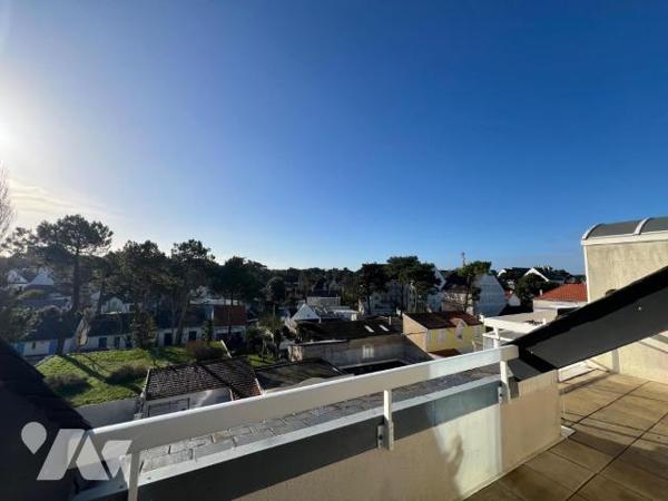 A VENDRE -  LA BAULE - HYPER CENTRE / GARE - APPARTEMENT DUPLEX T4 LUMINEUX - 
Au c?ur de vill...