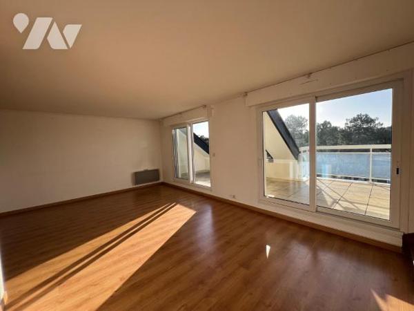 A VENDRE -  LA BAULE - HYPER CENTRE / GARE - APPARTEMENT DUPLEX T4 LUMINEUX - 
Au c?ur de vill...