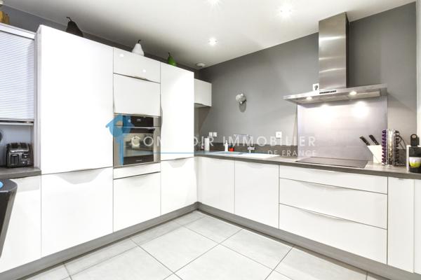 Maison
                                                                                                                                                                                                                                                                                                                        5 pièce(s)                                                                                                                                                                                                          4 chambre(s)                                                                                                                                                                                                          140  m²