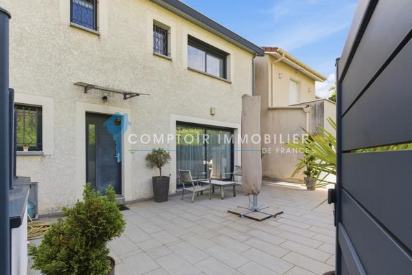 Maison
                                                                                                                                                                                                                                                                                                                        5 pièce(s)                                                                                                                                                                                                          4 chambre(s)                                                                                                                                                                                                          140  m²