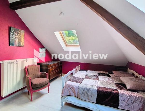 Un coin de nature en ville, où chaque espace respire le calme et l’élégance