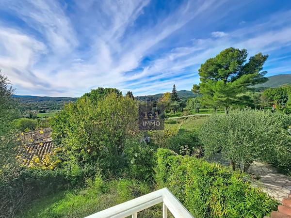 Maison avec jardinet