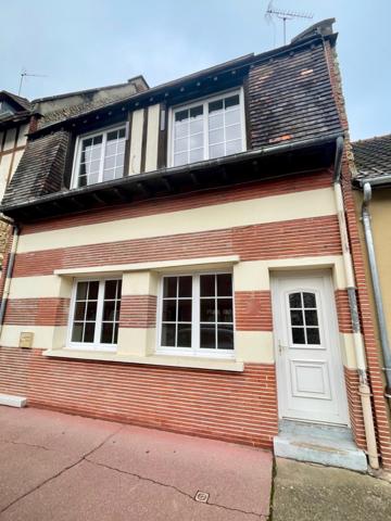 Maison
                                                                                                                                                                                                                                                                                                                        5 pièce(s)                                                                                                                                                                                                          4 chambre(s)                                                                                                                                                                                                          82  m²