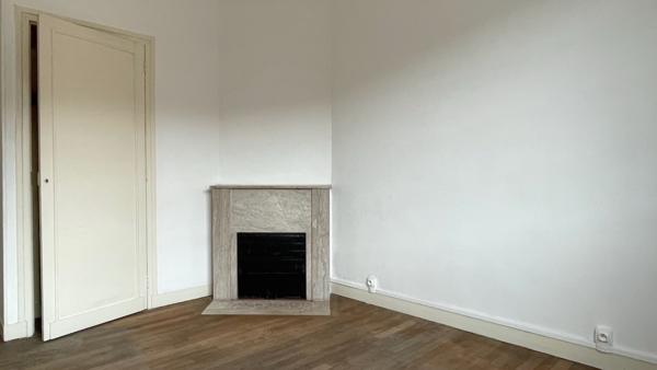Maison
                                                                                                                                                                                                                                                                                                                        5 pièce(s)                                                                                                                                                                                                          4 chambre(s)                                                                                                                                                                                                          82  m²