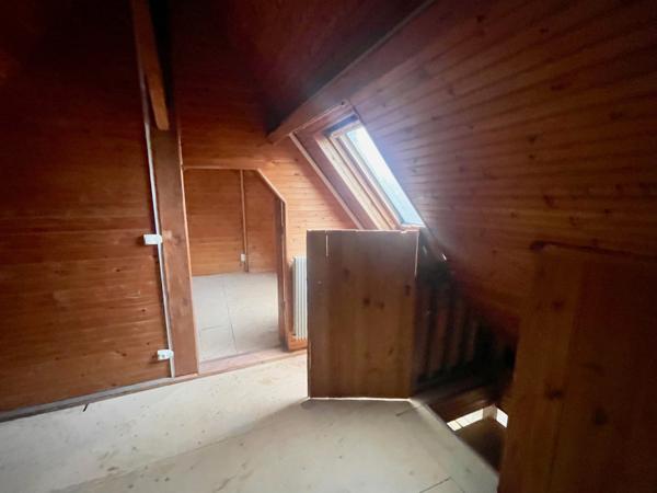 Maison
                                                                                                                                                                                                                                                                                                                        5 pièce(s)                                                                                                                                                                                                          4 chambre(s)                                                                                                                                                                                                          82  m²