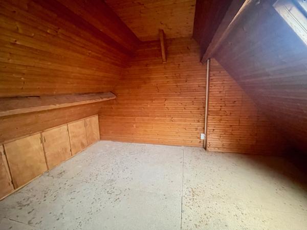 Maison
                                                                                                                                                                                                                                                                                                                        5 pièce(s)                                                                                                                                                                                                          4 chambre(s)                                                                                                                                                                                                          82  m²