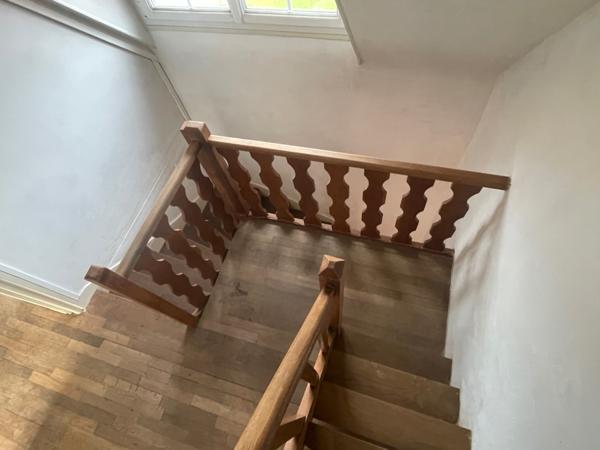 Maison
                                                                                                                                                                                                                                                                                                                        5 pièce(s)                                                                                                                                                                                                          4 chambre(s)                                                                                                                                                                                                          82  m²