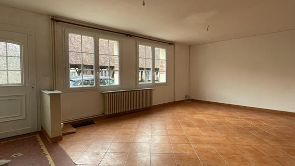 Maison
                                                                                                                                                                                                                                                                                                                        5 pièce(s)                                                                                                                                                                                                          4 chambre(s)                                                                                                                                                                                                          82  m²