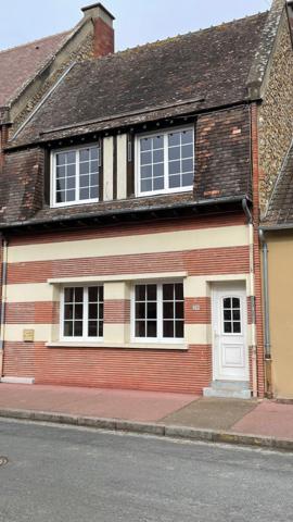 Maison
                                                                                                                                                                                                                                                                                                                        5 pièce(s)                                                                                                                                                                                                          4 chambre(s)                                                                                                                                                                                                          82  m²