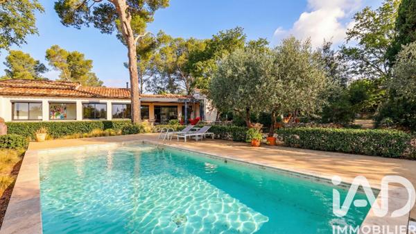 Maison à vendre 8 pièces 230 m² Nîmes