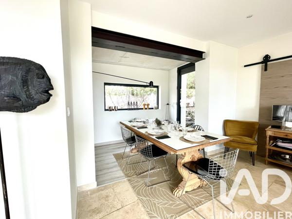 Maison à vendre 8 pièces 230 m² Nîmes