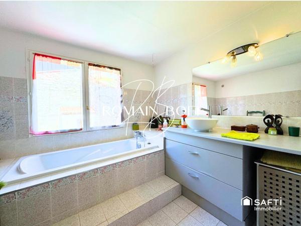 Maison de village 4 pièces 100m2 avec patio