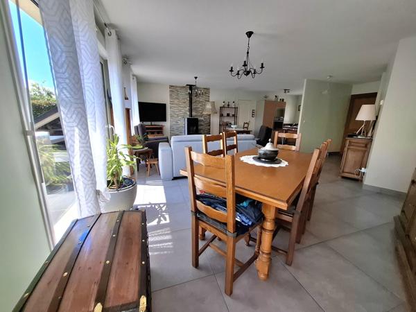 À vendre - Maison plain-pied, 6 pièces située à Beaumont-sur-Sarthe (72170)