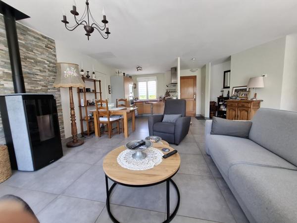 À vendre - Maison plain-pied, 6 pièces située à Beaumont-sur-Sarthe (72170)