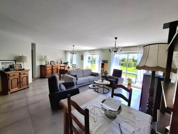 À vendre - Maison plain-pied, 6 pièces située à Beaumont-sur-Sarthe (72170)