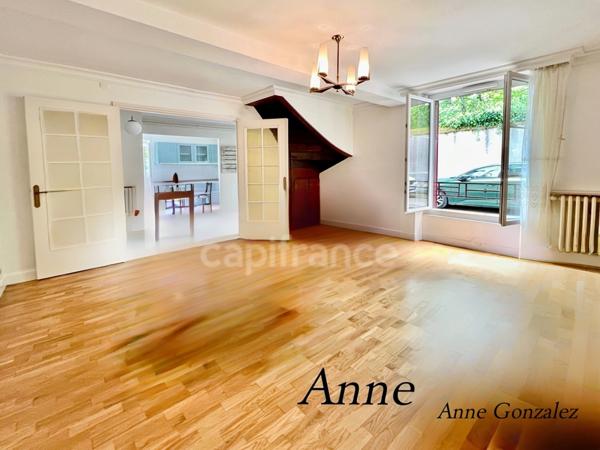 La Chapelle Saint Mesmin Centre, entre Bourg et Bords de Loire à 10 minutes d'Orléans, à vendre charmante Maison de Ville T5 entièrement rénovée