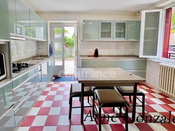 La Chapelle Saint Mesmin Centre, entre Bourg et Bords de Loire à 10 minutes d'Orléans, à vendre charmante Maison de Ville T5 entièrement rénovée