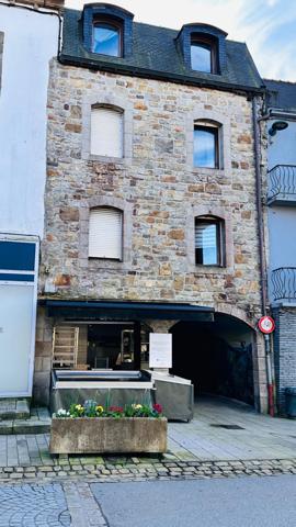 Cocon de Charme sous les Toits : Studio de Standing avec Vue Imprenable sur la Place de l'Église