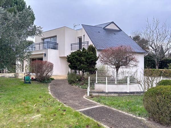 À vendre - Maison individuelle, 7 pièces située à Mettray (37390)