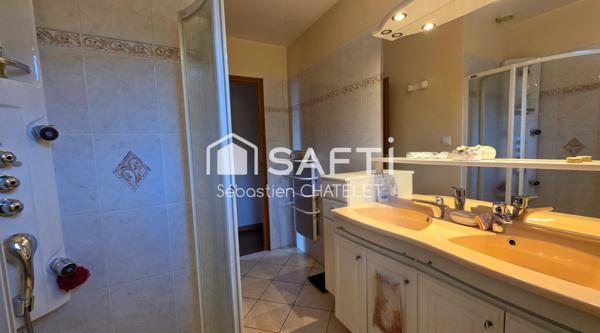 Maison lumineuse, vue montagne et fort potentiel