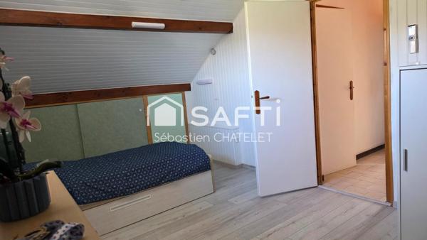 Maison lumineuse, vue montagne et fort potentiel