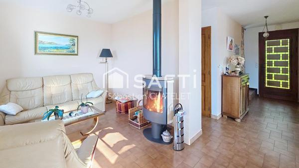 Maison lumineuse, vue montagne et fort potentiel