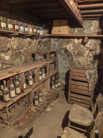 Narbonne Centre : Maison de Caractère de 171 m²  - T8  -  R+2 - avec Cour-Parking et Toit-Terrasse