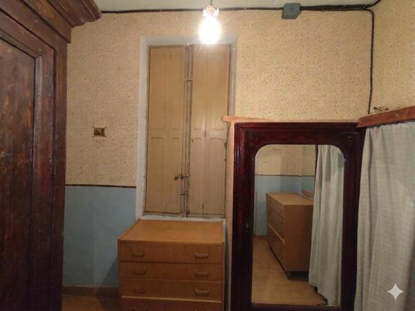 Narbonne Centre : Maison de Caractère de 171 m²  - T8  -  R+2 - avec Cour-Parking et Toit-Terrasse