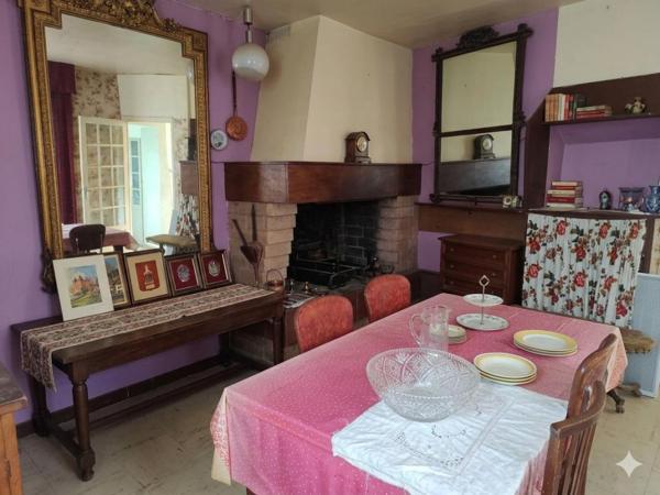 Narbonne Centre : Maison de Caractère de 171 m²  - T8  -  R+2 - avec Cour-Parking et Toit-Terrasse