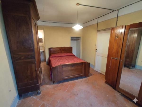 Narbonne Centre : Maison de Caractère de 171 m²  - T8  -  R+2 - avec Cour-Parking et Toit-Terrasse