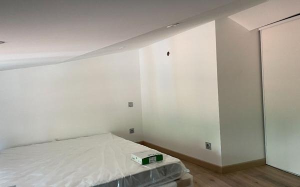 Appartement à louer    1 pièce • 27,99 m2 Crémieu