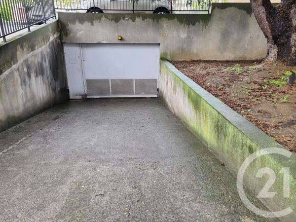 Parking à vendre  15 m2 FRESNES - 94
