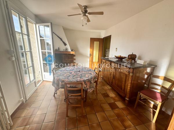 Maison
                                                                                                                                                                                                                                                                                                                        7 pièce(s)                                                                                                                                                                                                          4 chambre(s)                                                                                                                                                                                                          260  m²
