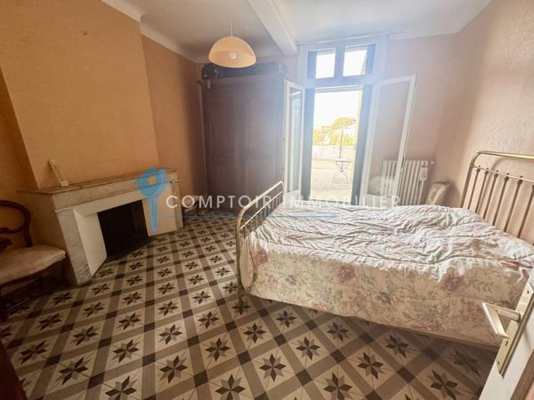 Maison
                                                                                                                                                                                                                                                                                                                        7 pièce(s)                                                                                                                                                                                                          4 chambre(s)                                                                                                                                                                                                          260  m²