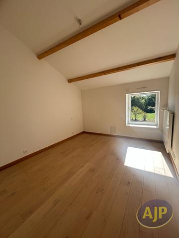 Maison à louer Corcoue Sur Logne : 5 pièces, 182m² avec 3 chambre(s) à 1 350€ - AJP Immobilier Saint-Philbert-de-Grand-Lieu