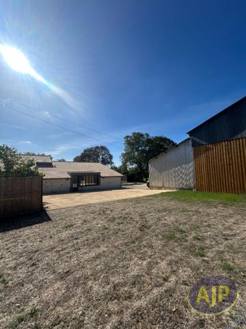 Maison à louer Corcoue Sur Logne : 5 pièces, 182m² avec 3 chambre(s) à 1 350€ - AJP Immobilier Saint-Philbert-de-Grand-Lieu