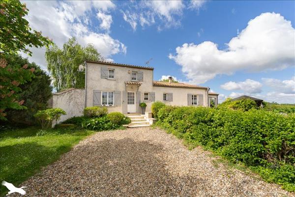 Maison à vendre |  Saint-Germain-de-Lusignan |  5 pièces | 132 m²