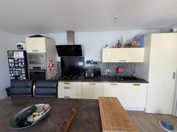 Appartement à louer 850 € CC Couëron 3 p 63 m² DPE C