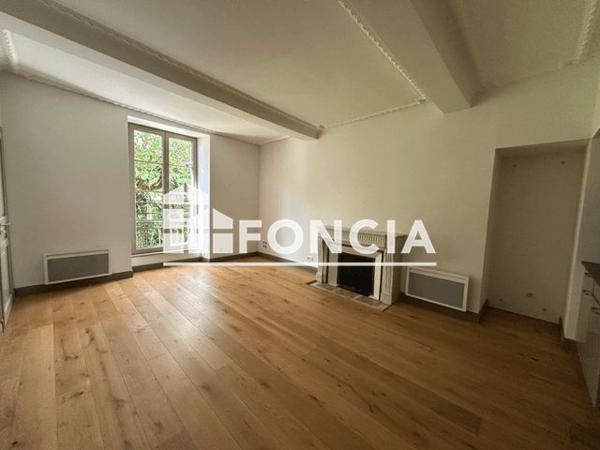 Location Appartement 2 pièces 42.91 m² - 28 RUE DES JACOBINS Saintes 17100