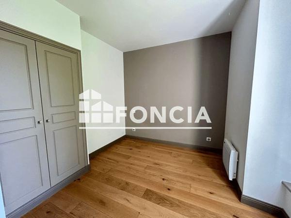 Location Appartement 2 pièces 42.91 m² - 28 RUE DES JACOBINS Saintes 17100