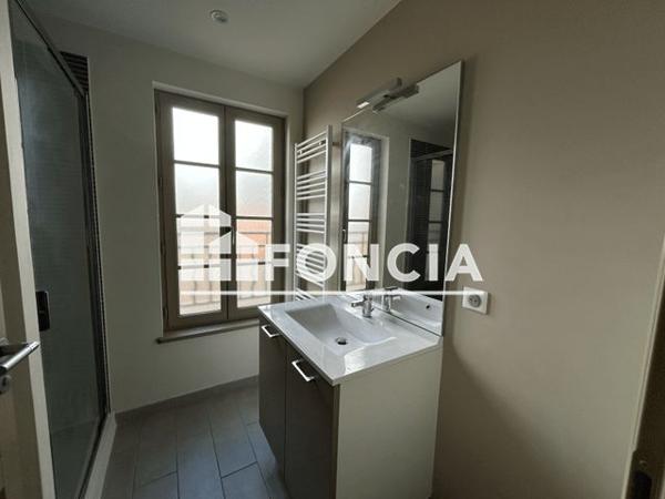 Location Appartement 2 pièces 42.91 m² - 28 RUE DES JACOBINS Saintes 17100