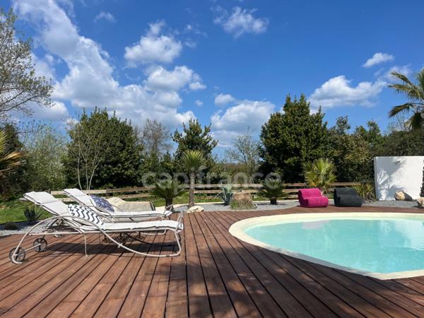 Villa contemporaine de plain-pied – piscine, patio et terrain de 2 250 m² – à 10 min d’Uzès