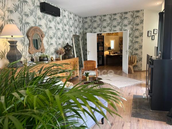 Villa contemporaine de plain-pied – piscine, patio et terrain de 2 250 m² – à 10 min d’Uzès