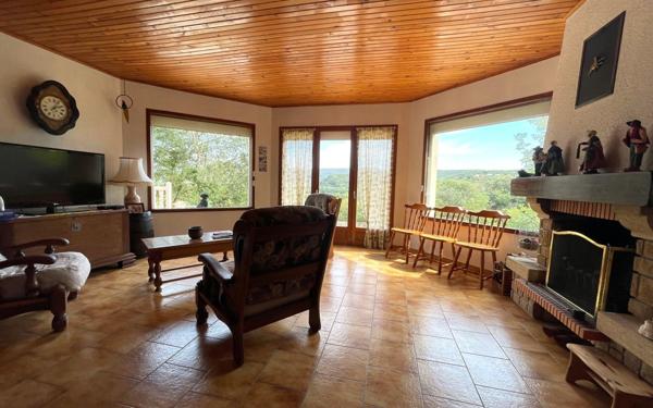 Maison à vendre    4 pièces •  Salavas