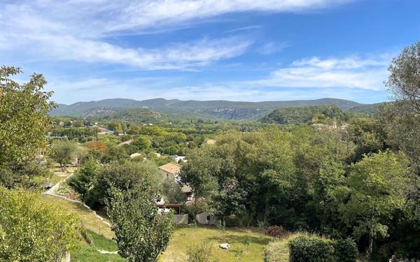 Maison à vendre    4 pièces •  Salavas