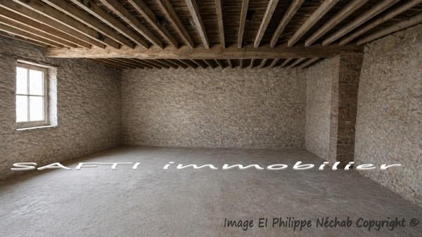 Grange à rénover de 90m2 environ avec 600m2 de terain en zone constructible